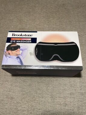 Brookstone Black Heating & Vibrating Eye Massager NWT